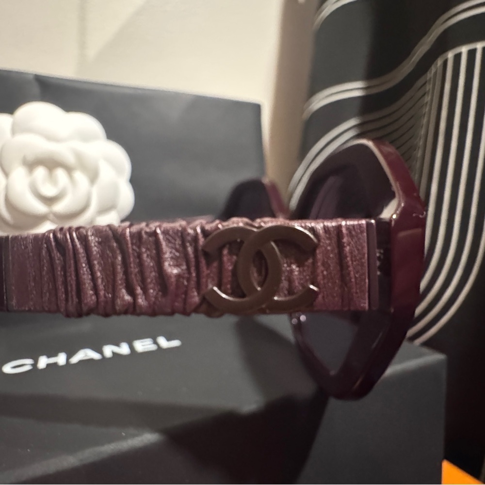 CHANEL lambskin Plum Sunglasses. Rare. Authentic - Picture 8 of 16